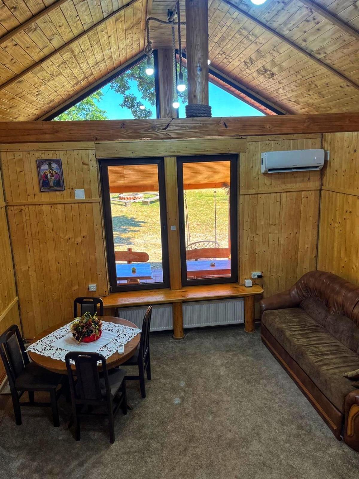 Casuta Din Stejari-Transalpina Villa Novaci-Străini Екстериор снимка